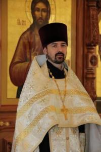 Известный сайт  для хабаровских родителей ХабМама.рф наградил протоиерея Виталия Кудрю грамотами за совместную работу