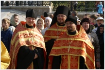 Начало юбилейного крестного хода в г. Хабаровске (17 мая 2008 года)